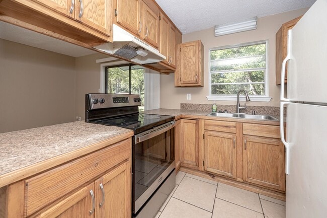 Building Photo - 3 Bedroom 1.5 Bath Home in Gautier!