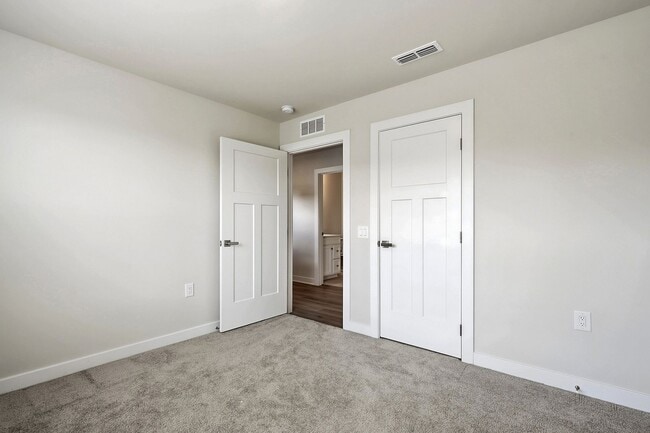 Building Photo - 75 Clove Hitch Ln