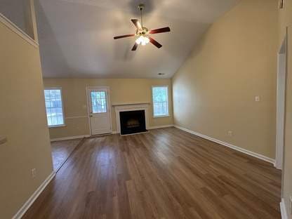 Building Photo - Charming 3 Bedroom Home with 2 Full Baths -305 Firethorn Ln.