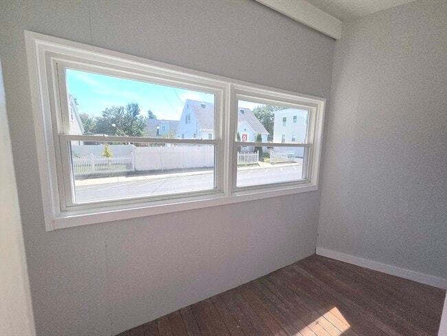 Building Photo - 48 Prince St