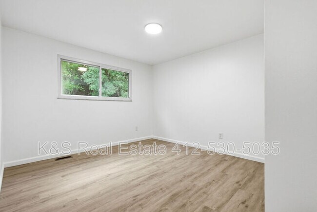 Building Photo - 29 Janyce Dr