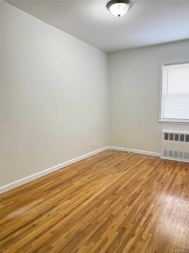 Building Photo - 923A 128th St