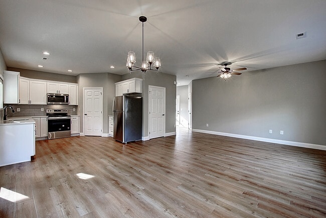 Building Photo - 2083 Haystack Cir