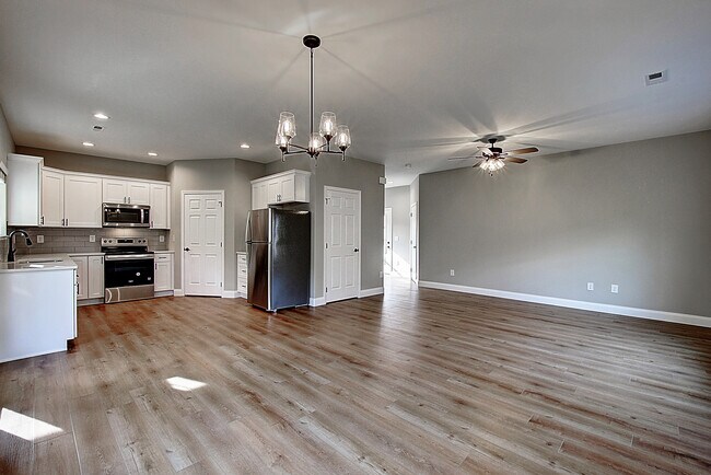 Building Photo - 524 Catalina Ct