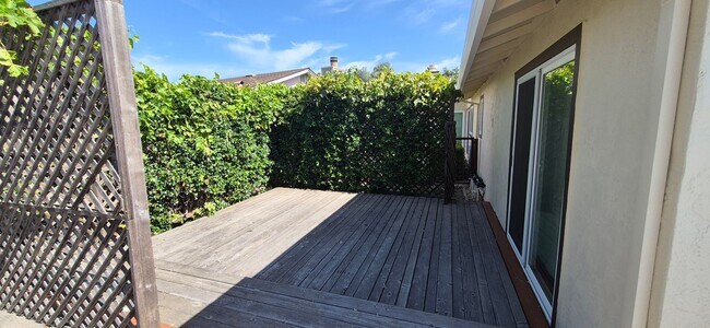 Building Photo - Beautifully maintained, Suisun City 3-bedroom, 2-bath home showcasing true pride of ownership! - ...