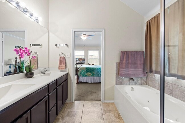 Building Photo - 4318 Plumeria Ave