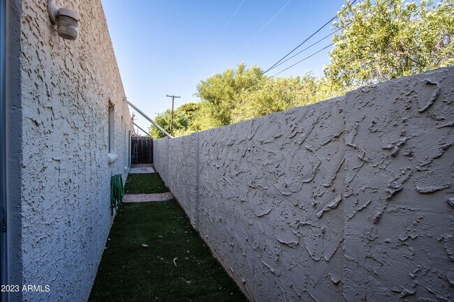 Building Photo - 6115 N 13th St