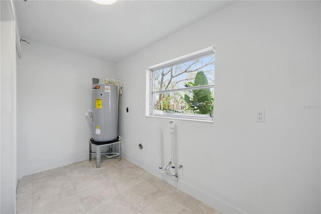 Building Photo - 3528 Casablanca Ave