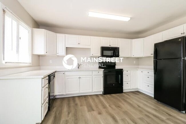 Building Photo - 4 Bedroom Pet-Friendly Home in PHOENIX, AZ...