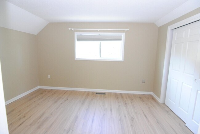 Building Photo - 11 Ventura Cir
