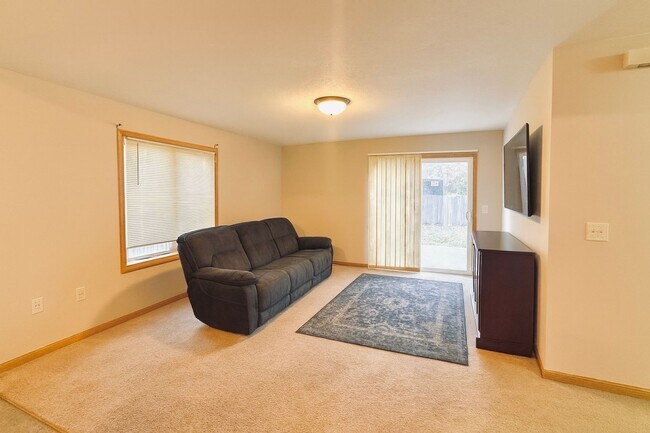 Building Photo - 1040/1044 4th St SE, Forest Lake, MN 55129 (duplex)