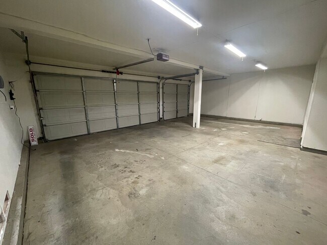 Building Photo - Broadstone neighborhood 4 bedroom home wit...