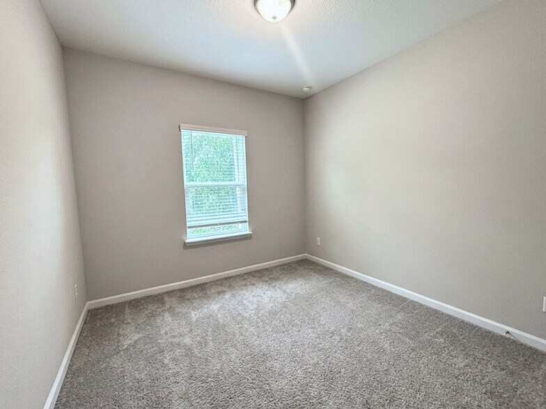 Building Photo - 7161 Jareth Dr