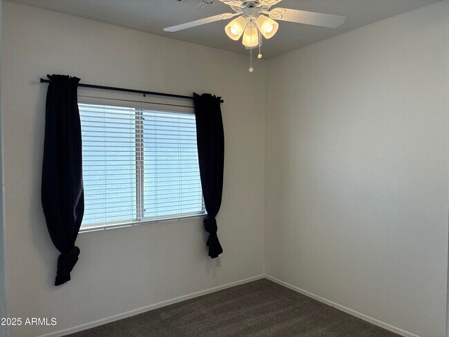 Building Photo - 1750 W Union Hills Dr