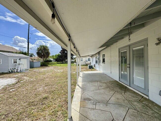 Building Photo - 903 Marscastle Ave