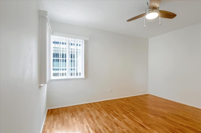 Building Photo - 3532 Maplewood Ave