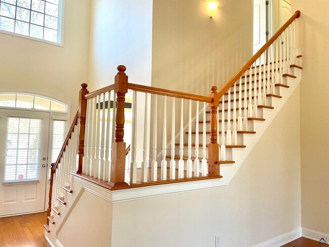 Building Photo - 300 Pembroke Pointe