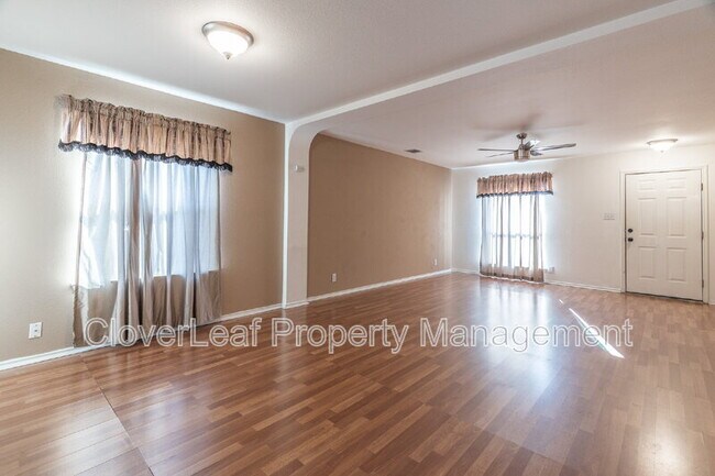 Building Photo - 9119 Spiral Woods