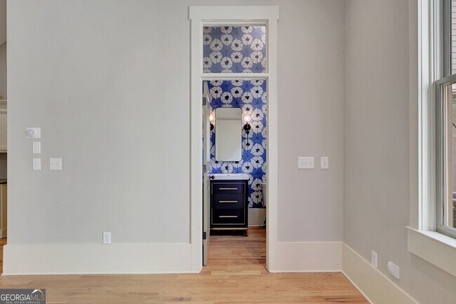 Building Photo - 10659 Serenbe Ln