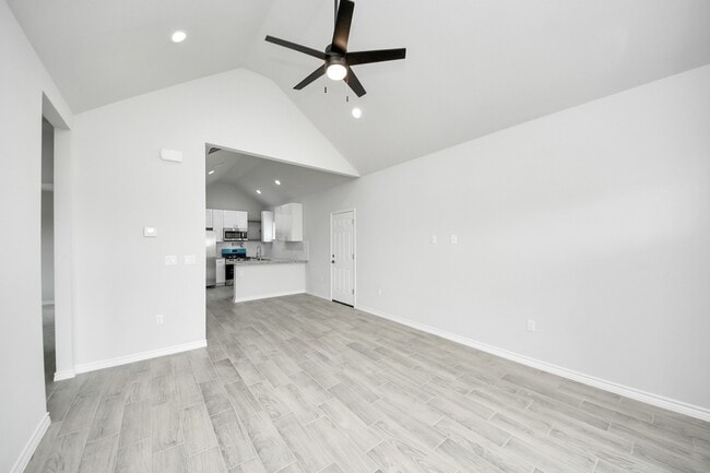 Building Photo - 382 Rd 5704
