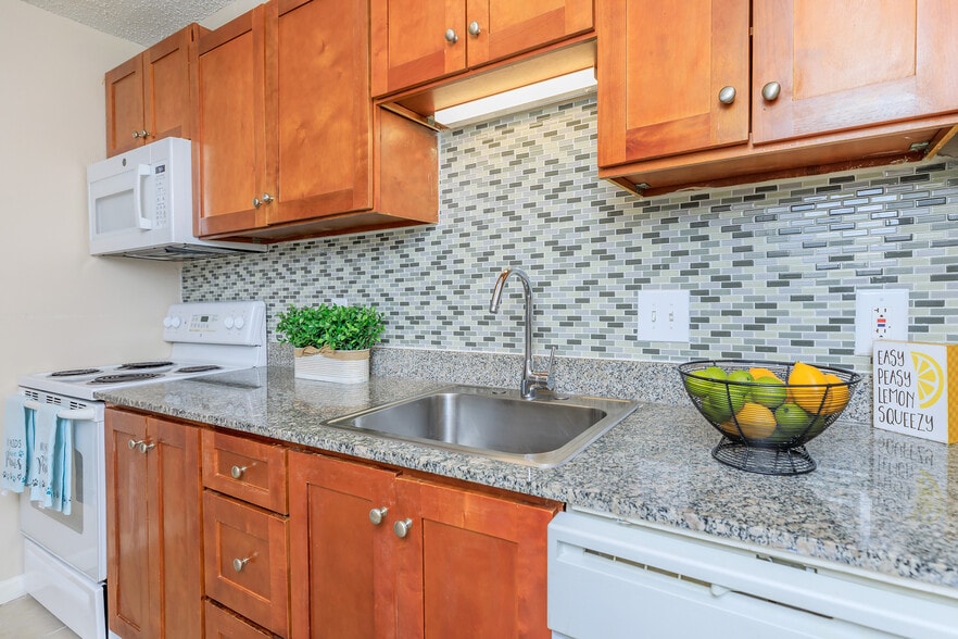 Primary Photo - Margeaux Metairie Apartments