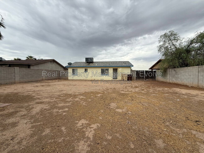 Building Photo - 9248 W Mescal St