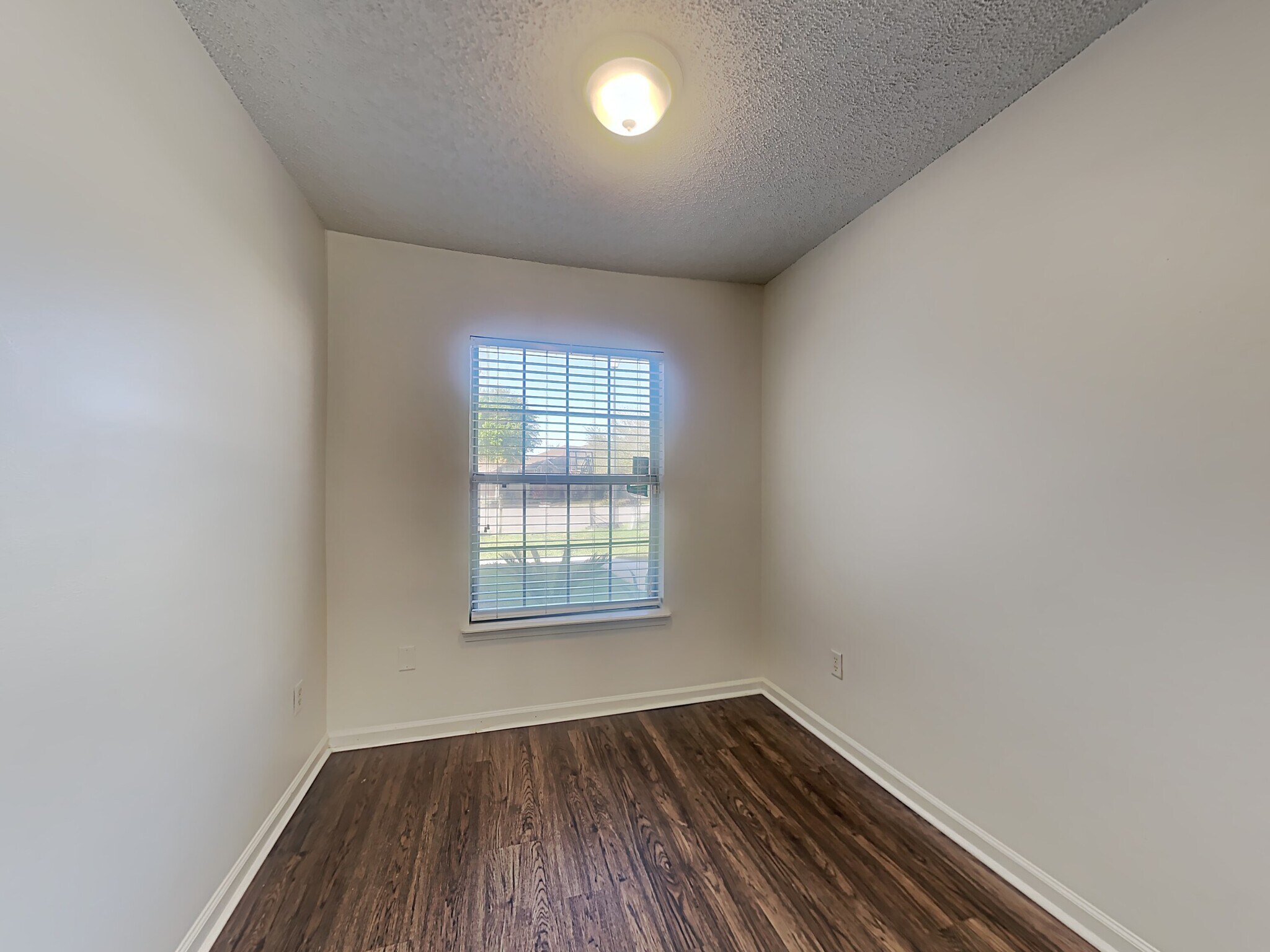 Building Photo - 624 Fallen Timbers Dr