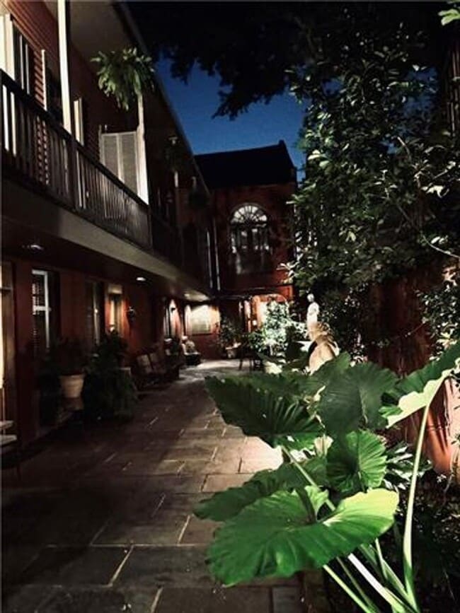 Building Photo - 931 Royal St