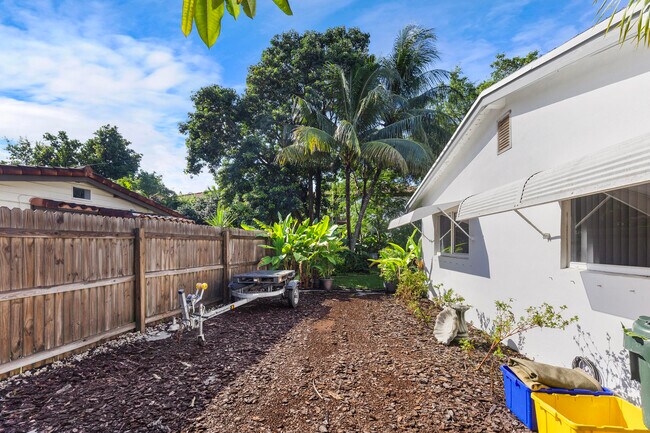 Building Photo - 170 NW 7th St