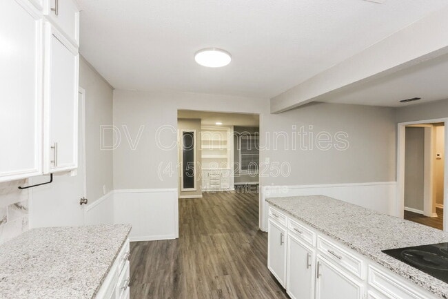 Building Photo - 2901 Creston Ave