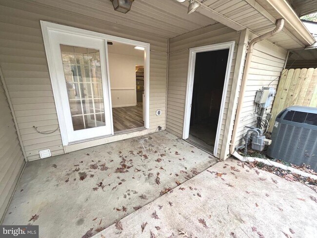 Building Photo - 255 Farrell Ln