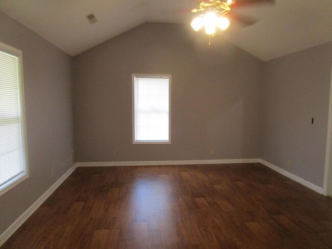 Building Photo - 1030 Nottingham Dr