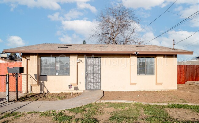 Building Photo - 2 Bedroom/1 Bath Home - $1495 Per Month