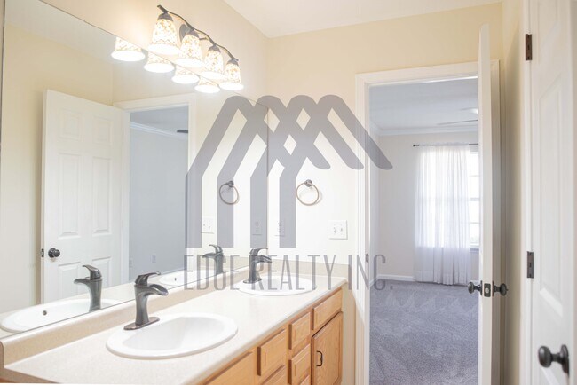 Building Photo - 108 Rogers Dr