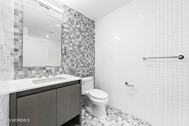 Building Photo - 15 Morris Ave