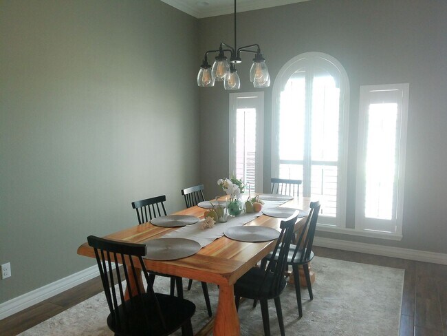 Building Photo - 8206 Big Bend Dr