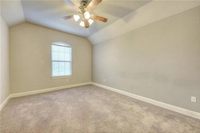 Building Photo - 203 Ancient Oak Way