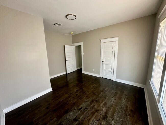 Building Photo - 1704 South St