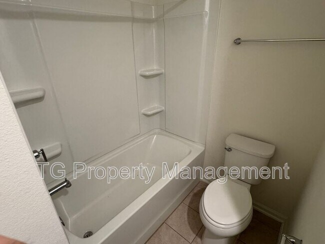 Building Photo - 9877 Fiddleback Ln