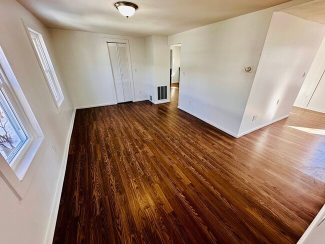 Building Photo - 12 Thorndike St