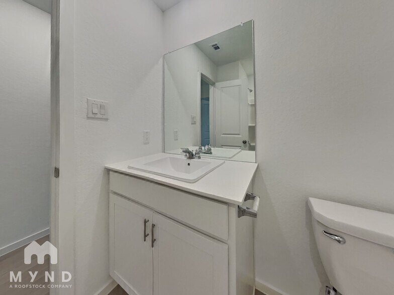 Building Photo - 316 Pacific Waters