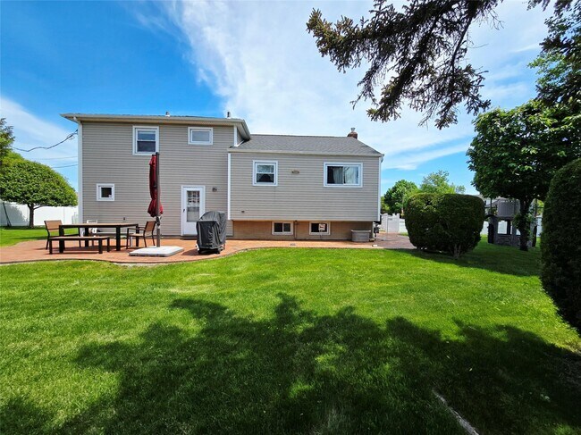 Building Photo - 1 Alderwood Ln