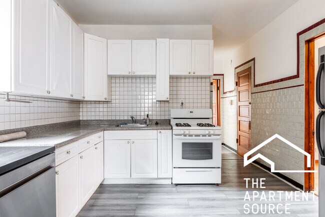 Primary Photo - 2042 W Armitage Ave