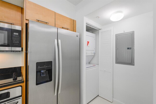 Building Photo - 31 SE 5th St