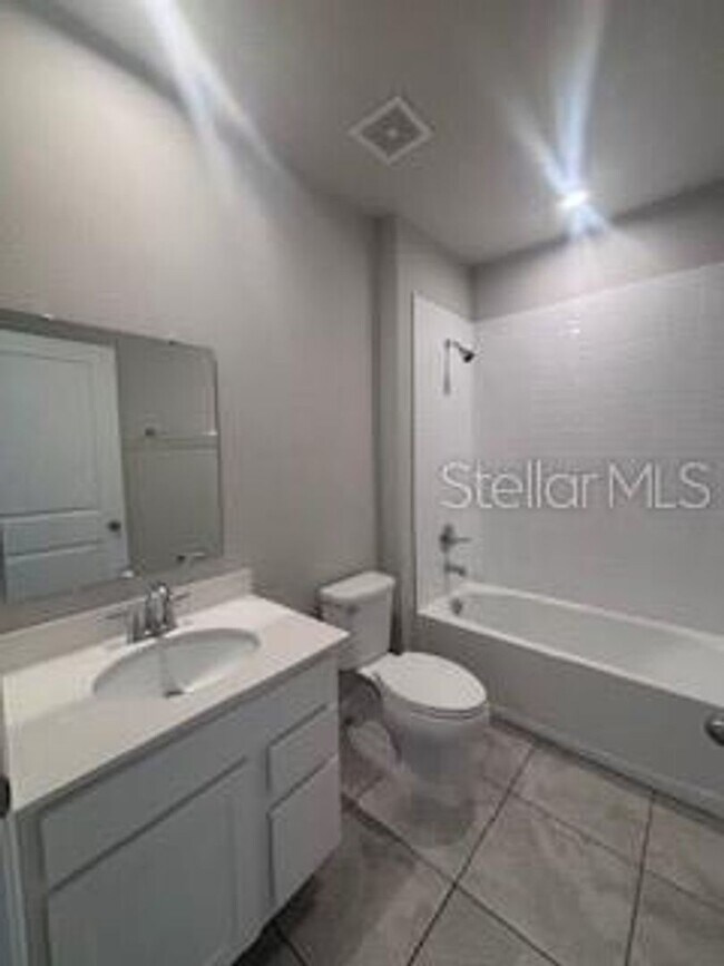 Building Photo - Haines City Charmer