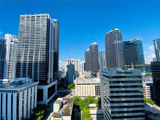 Building Photo - 951 Brickell Ave