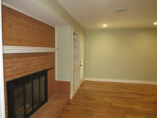 Building Photo - 3316 Darby Ln