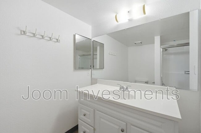 Building Photo - 1527 S Palm Ave