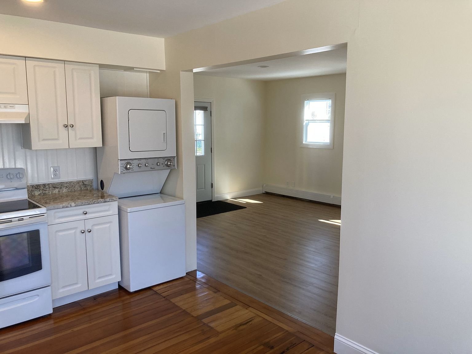 Building Photo - 10 Narragansett Ave