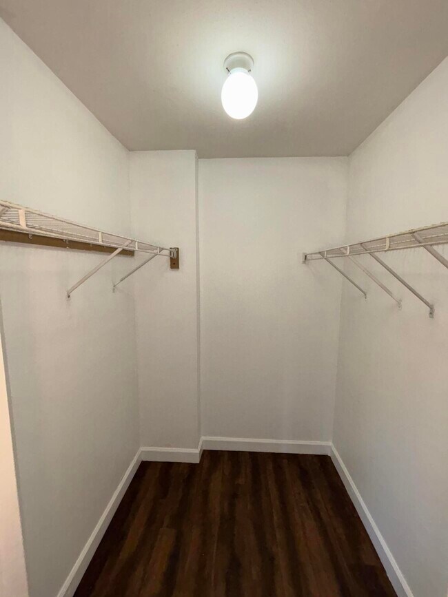 Building Photo - 2371 NW 33rd St